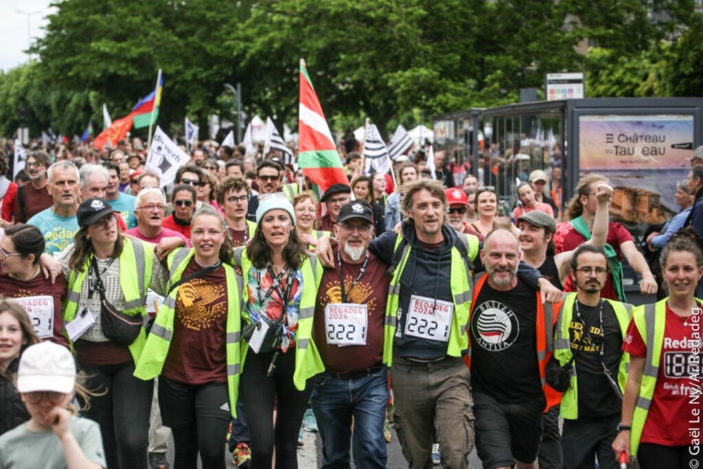 Córrer per salvar la llengua: de la Korrika i la Redadeg al Correllengua