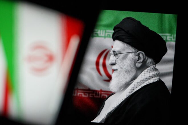 Qui era Ali Khamenei, el clergue que va dominar l’Iran durant trenta anys?