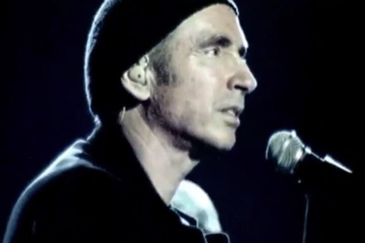 Un moment de l'actuació de Llach