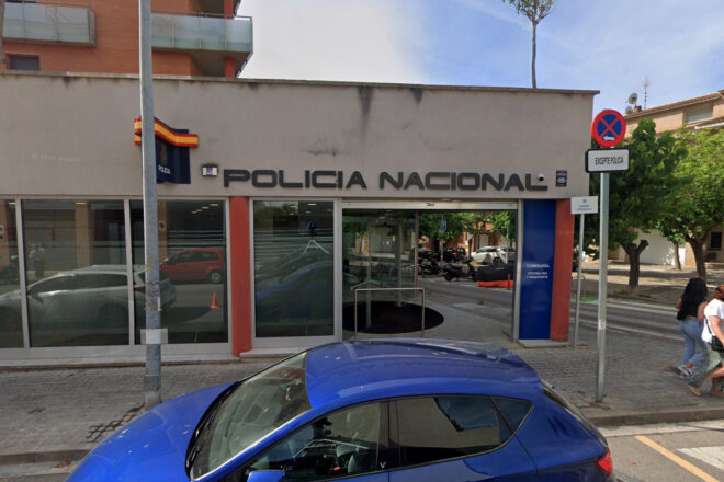 “En espanyol o no hi ha DNI”: la policia espanyola denuncia un home que reclamava atenció en català