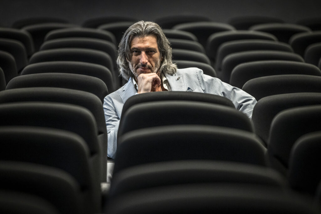 Enric Gasa: “Es podria fer un espectacle sobre el Paral·lel i la vida bohèmia dels seus artistes”