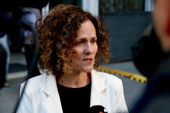 La consellera Sònia Hernàndez diu que és impossible traslladar el Guernica: “S’ha de fer cas als tècnics”