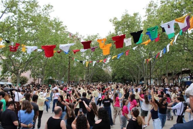 Milers de joves omplen Manacor en una Acampallengua festiva i reivindicativa