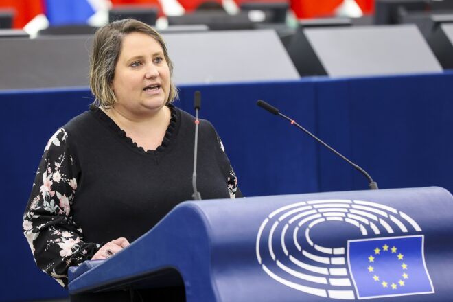 Unitat Catalana dóna suport a Lydie Massard a les primàries de l’esquerra per les eleccions franceses