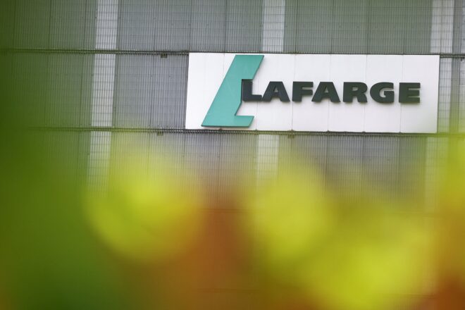 Condemnen a presó a la cúpula de Lafarge per haver finançat l’Estat Islàmic per operar a Síria