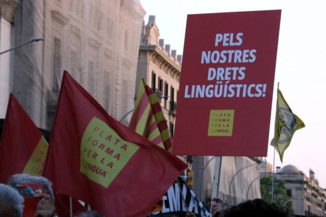 Ser acomiadat per parlar en catal&agrave;: estan protegits els drets ling&uuml;&iacute;stics a la feina?