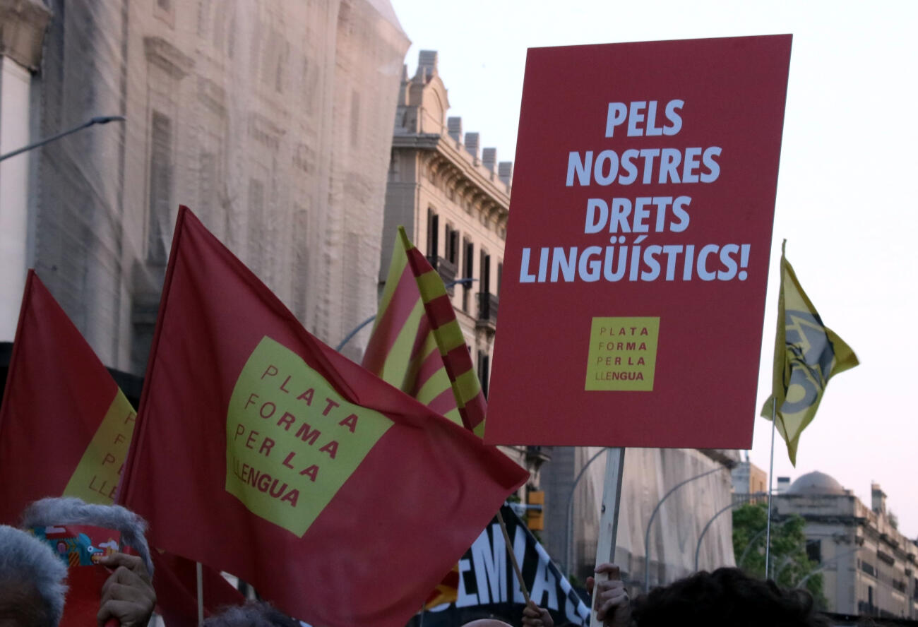 Ser acomiadat pel fet de parlar en català: estan protegits els drets lingüístics a la feina?