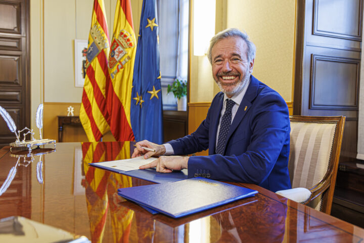 Azcón revalida la presidència