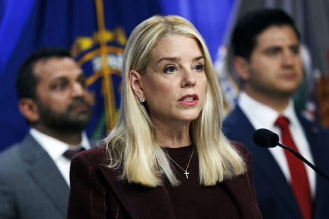 Crisi al govern Trump: el president fa fora la fiscal general Pam Bondi