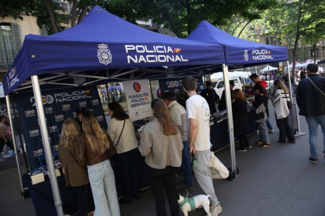 La CUP denuncia que l’Ajuntament de Barcelona els ha negat una parada però n’ha autoritzat a la policia espanyola