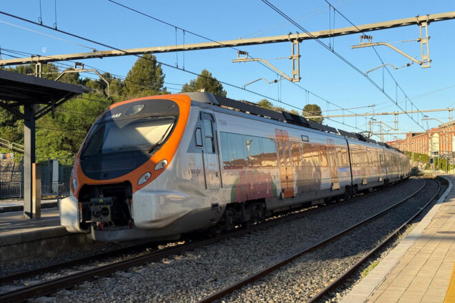 Retards que poden superar els 30 minuts a la R4 de Rodalia per dues incidències a la línia