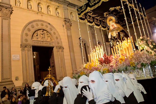 Indignació a Mataró: l’himne d’Espanya sona fins a tres cops a la Processó General de Setmana Santa