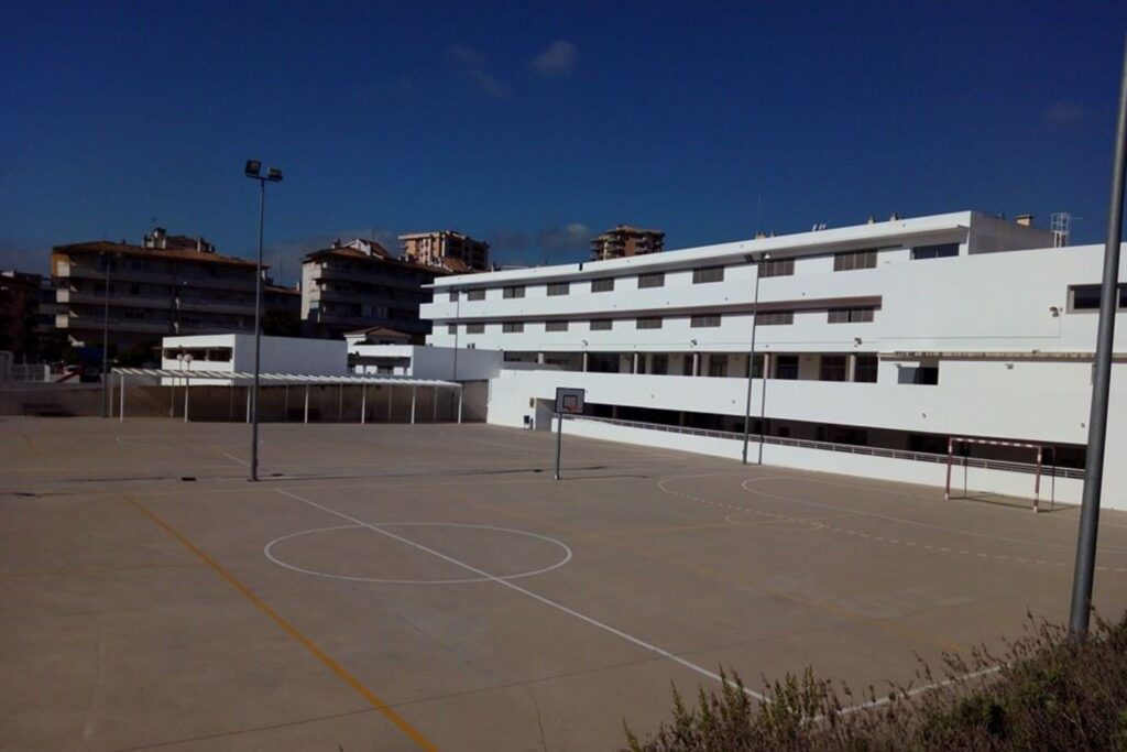 Famílies del CEIP Son Pisà comencen una vaga contra la incorporació de Miquel Roldán