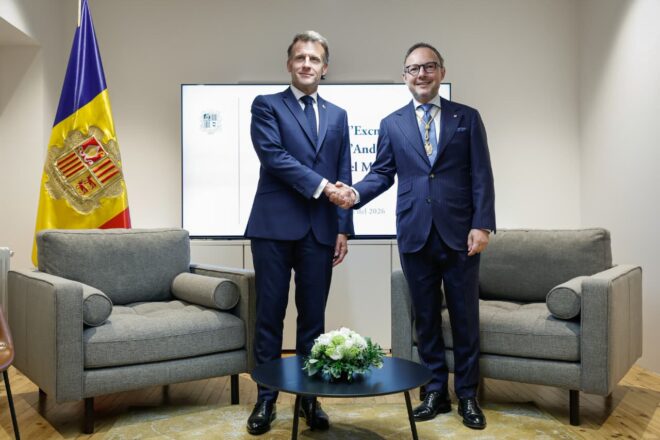 Macron situa l’avortament i l’encaix europeu al centre de la reunió amb Espot