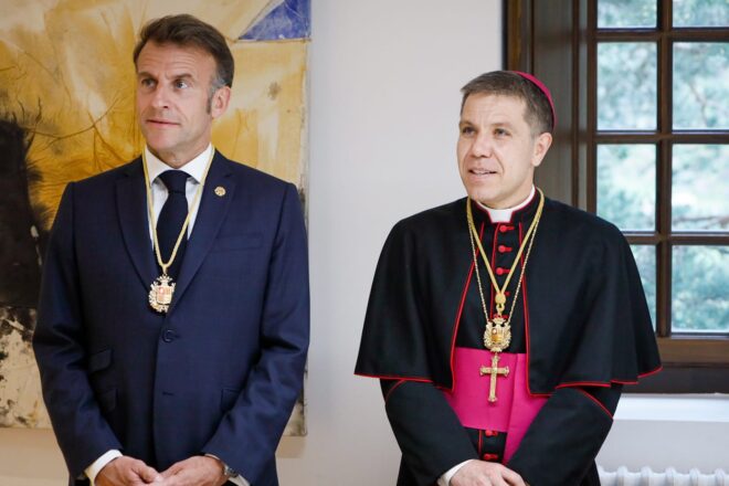 Macron es reuneix amb Espot i el copríncep episcopal Serrano Pentinat en el primer dia a Andorra