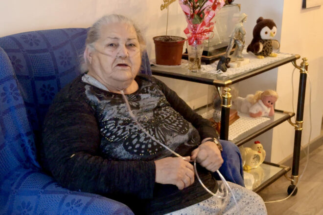 Ajornen per tercera vegada el desnonament d’una veïna de Vilanova de 89 anys amb dependència