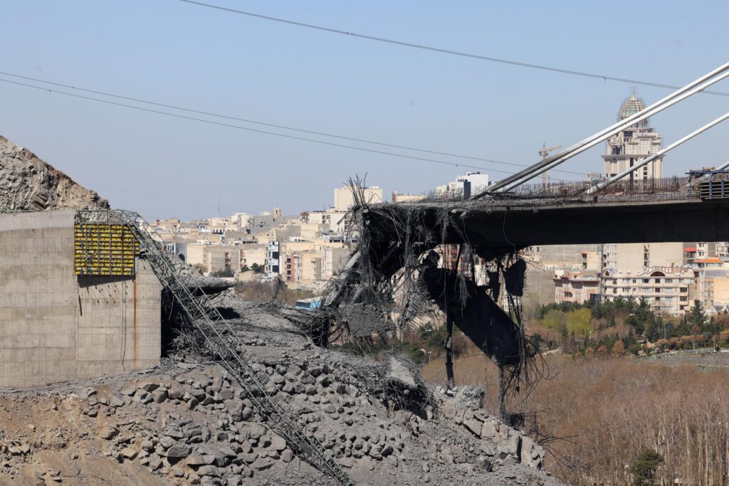 L’Irán denuncia crims de guerra dels EUA i Israel per la destrucció del pont de Karaj