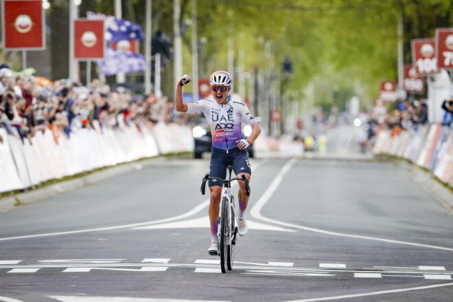 La catalana Paula Blasi fa història i guanya l’Amstel Gold Race