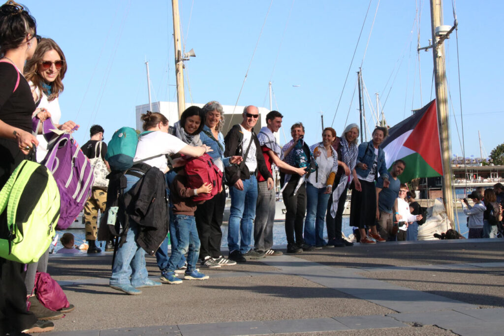 La nova flotilla salpa de Barcelona a Gaza en plena tensió al Llevant