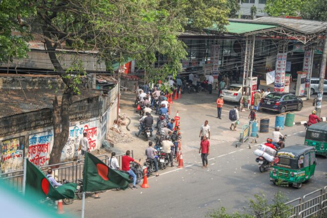 Assassinats, saqueigs i pànic social: la manca de combustible desferma el caos a l’Àsia