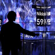 Per què la guerra de l’Iran encara no ha causat un daltabaix borsari