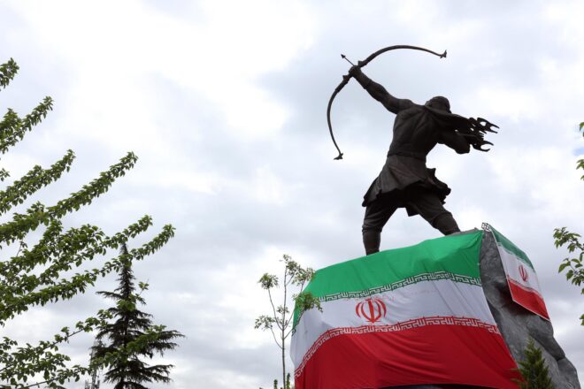 La tensió torna a Ormuz, després que els Estats Units hagin assaltat un vaixell comercial iranià