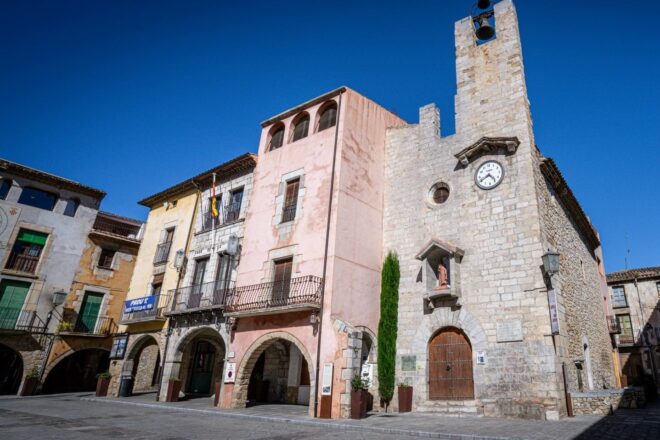 Torroella de Montgrí dóna suport a l’institut en la denúncia d’insults racistes d’Aliança Catalana a alumnes del centre