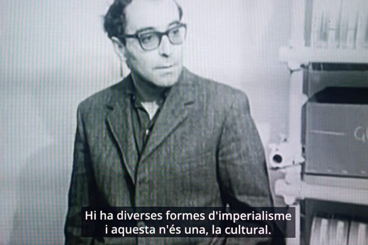 El cineasta, en una entrevista que es pot veure a l’exposició de la Virreina.