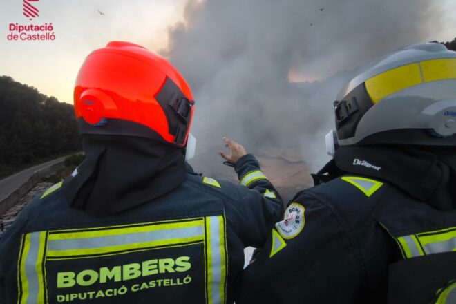Un incendi en una planta de reciclatge d’Onda obliga a desallotjar uns quants habitatges