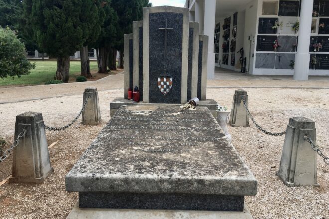 El govern espanyol ordena de retirar la simbologia feixista del panteó de Luburić a Carcaixent