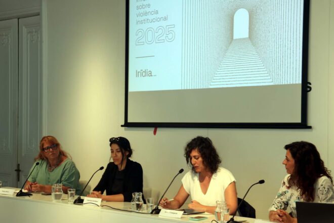 Irídia va judicialitzar 53 casos de violència institucional el 2025, el 40% dels quals amb component racista