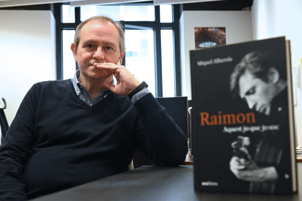 Miquel Alberola: “Raimon és més assetjat pel franquisme que John Lennon per l’FBI”