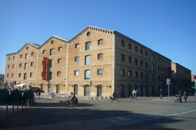 Quatre presidents de la Generalitat, dos del parlament i set consellers reclamen salvar el CHCC