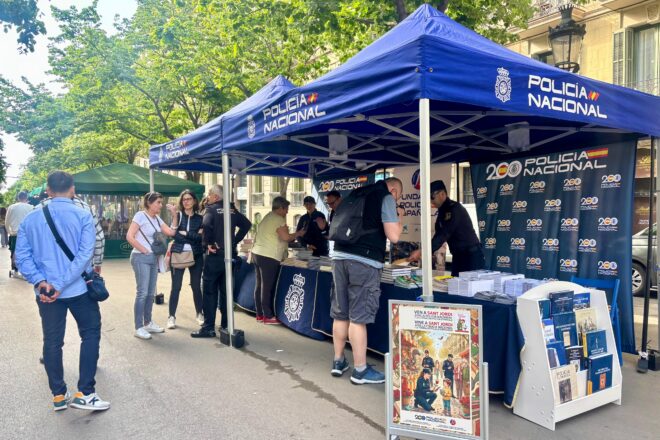 La CUP denuncia que l’Ajuntament de Barcelona els ha negat una parada però n’ha autoritzat a la policia espanyola