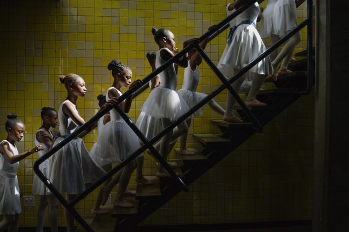 Escola de Ballet de Johannesburg, per Ihsaan Haffejee, una de les fotografies guanyadores.