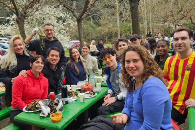 “No vull ser simplement una guiri”: Speak Catalan, la comunitat que ajuda els nouvinguts a viure en català