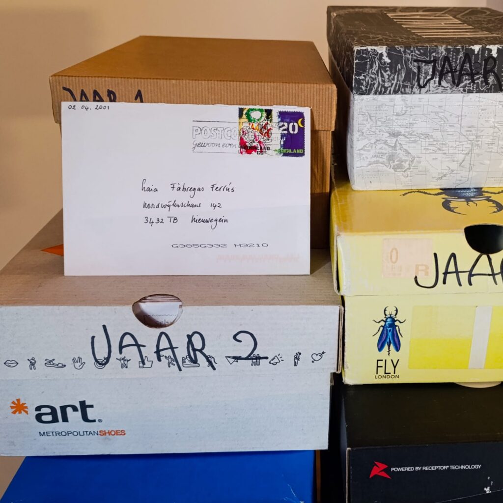 Vint-i-cinc anys de cartes: la història d’una amistat mitjançant l’art d’escriure a mà