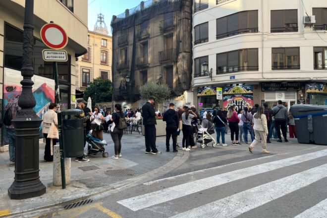 Comença la regularització extraordinària d’immigrants: guia pràctica per a fer la sol·licitud