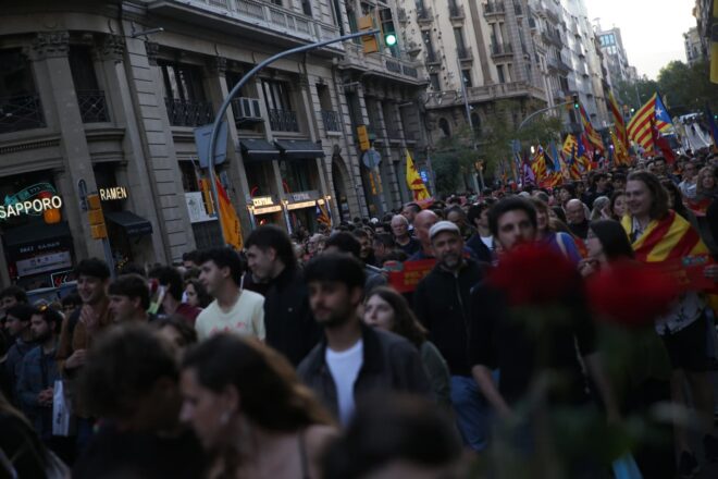 La reivindicació de la llengua pren el carrer en una mobilització descentralitzada