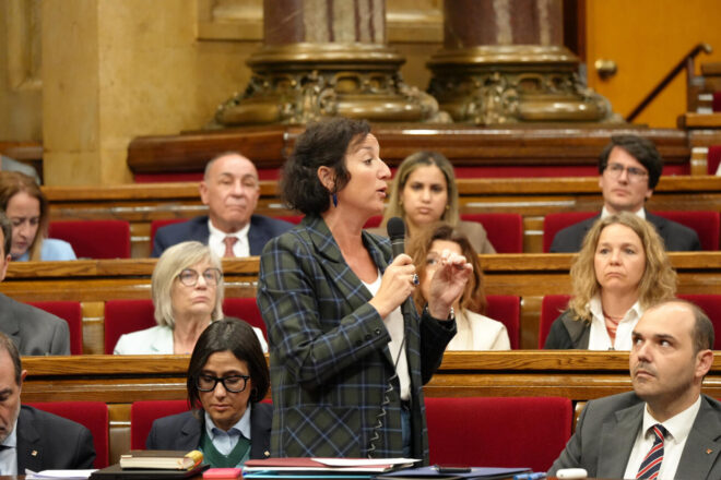 ERC i els Comuns apuntalen el govern mentre negocien el pressupost