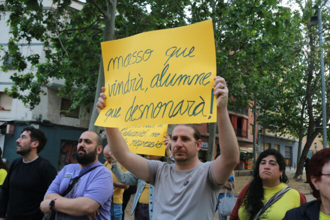 Els educadors socials demanen la retirada de la prova pilot que preveu mossos als instituts