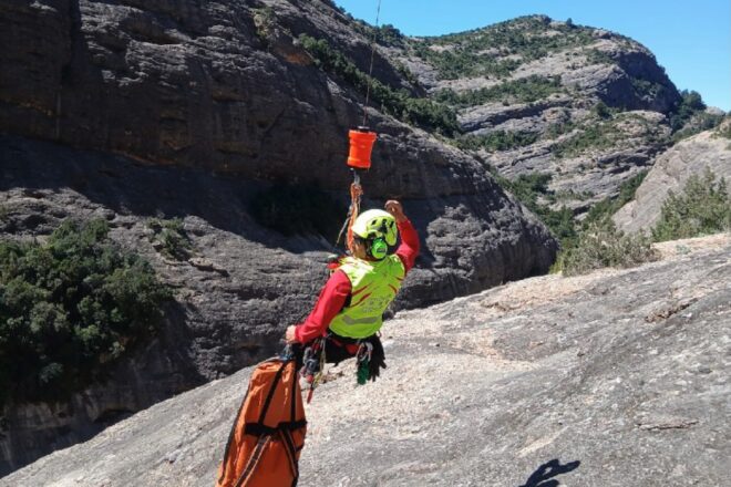 Els bombers fan nou serveis a la muntanya durant dissabte