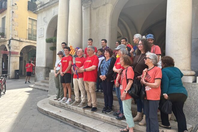 La flama del Correllengua es dirigeix cap a Girona i Oliana