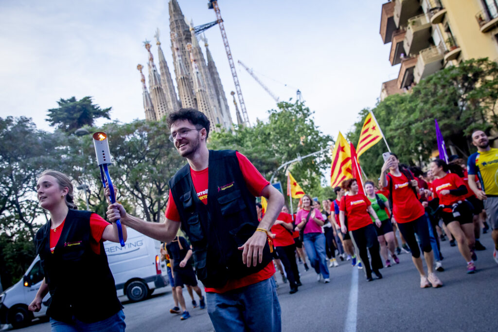 Suor, optimisme i autoestima: el Correllengua Agermanat arriba triomfant a Barcelona