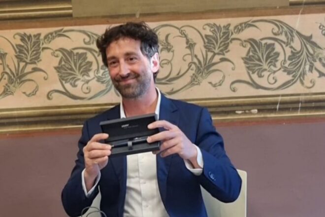 Elogi del poeta de les urbanitzacions terciàries