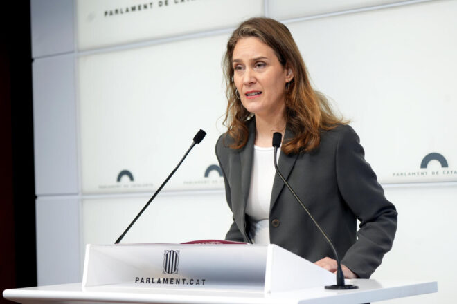 Els Comuns exigeixen que es retiri la prova pilot de mossos de paisà a instituts