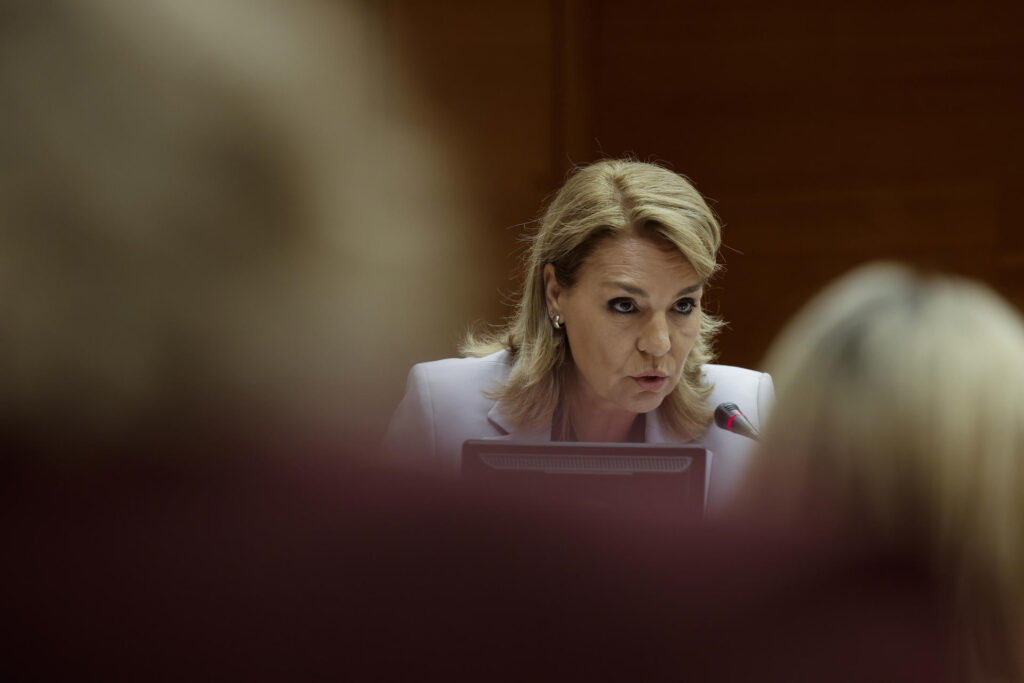 Un Consell sense arguments protagonitza una inqualificable sessió de la comissió d’investigació de les Corts