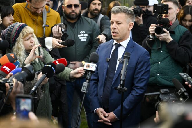 Dos sondatges atorguen una gran victòria a Péter Magyar, que demana prudència