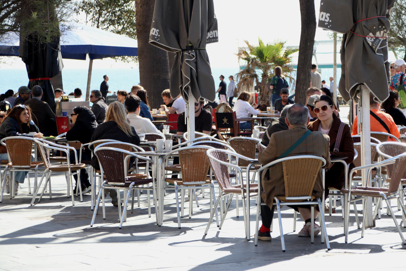 Comença la regularització extraordinària d'immigrants: guia pràctica per a fer la sol·licitud