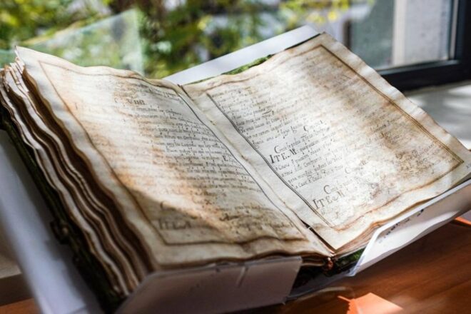 Troben a la venda a internet un “manuscrit important” que va desaparèixer a València a principi del segle XX